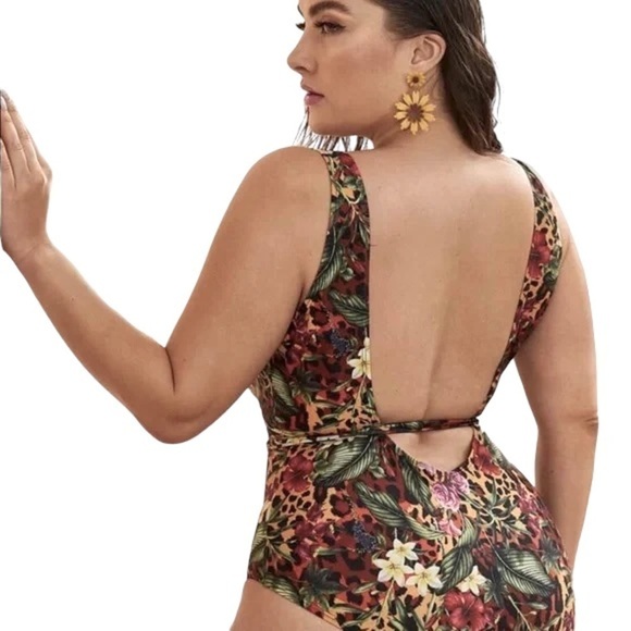 Shein Floral Leopard Print Plus Size Swimsuit - Picture 2 of 6